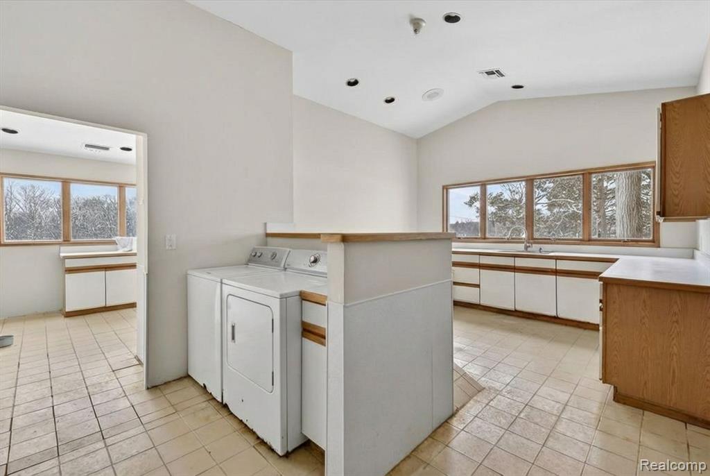 2551 Patterson Lake Road Pinckney, MI 48169 - Photo 74 of 95