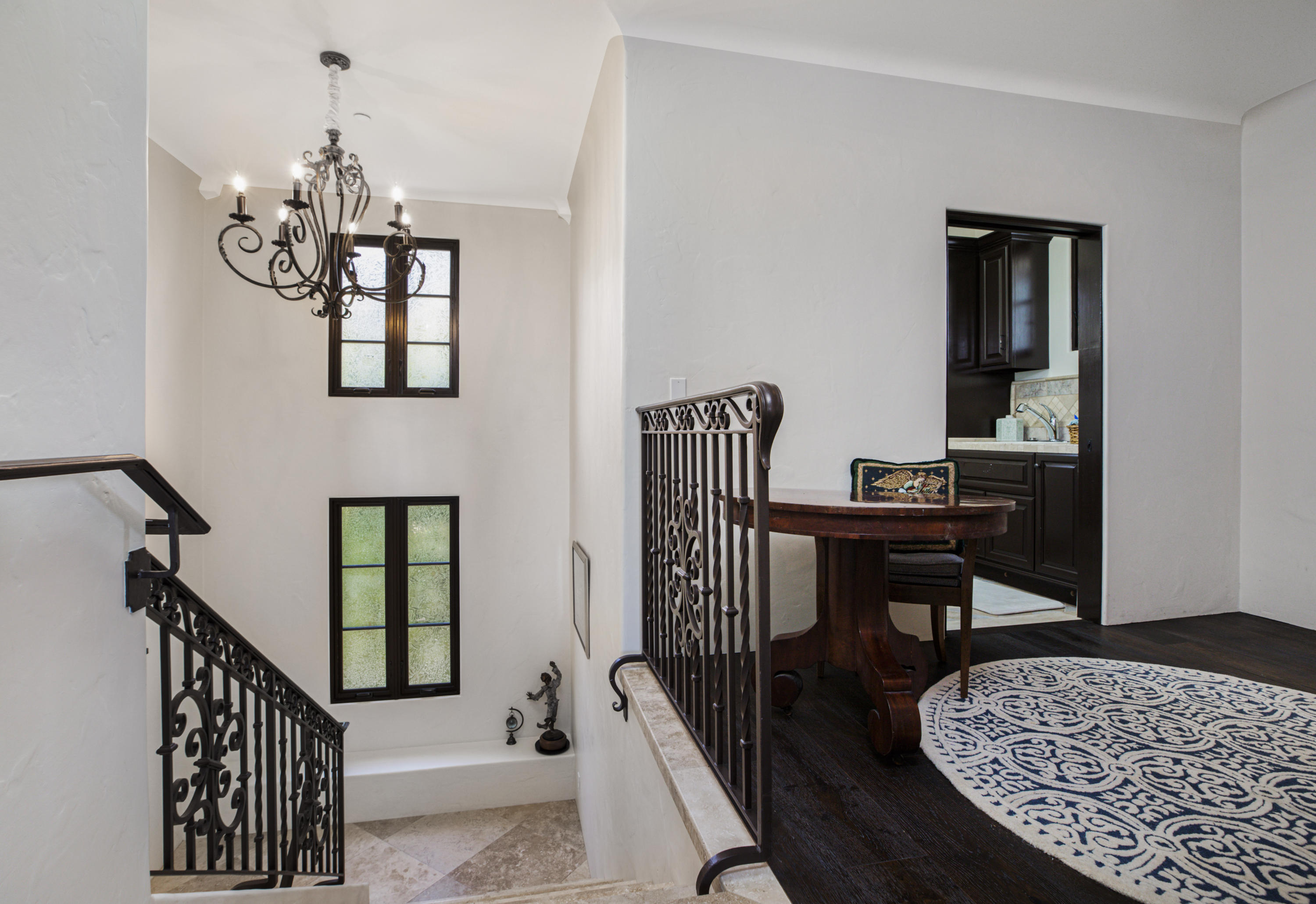 940 Coyote Road Santa Barbara, CA 93108 - Photo 14 of 38 Stairway upstairs