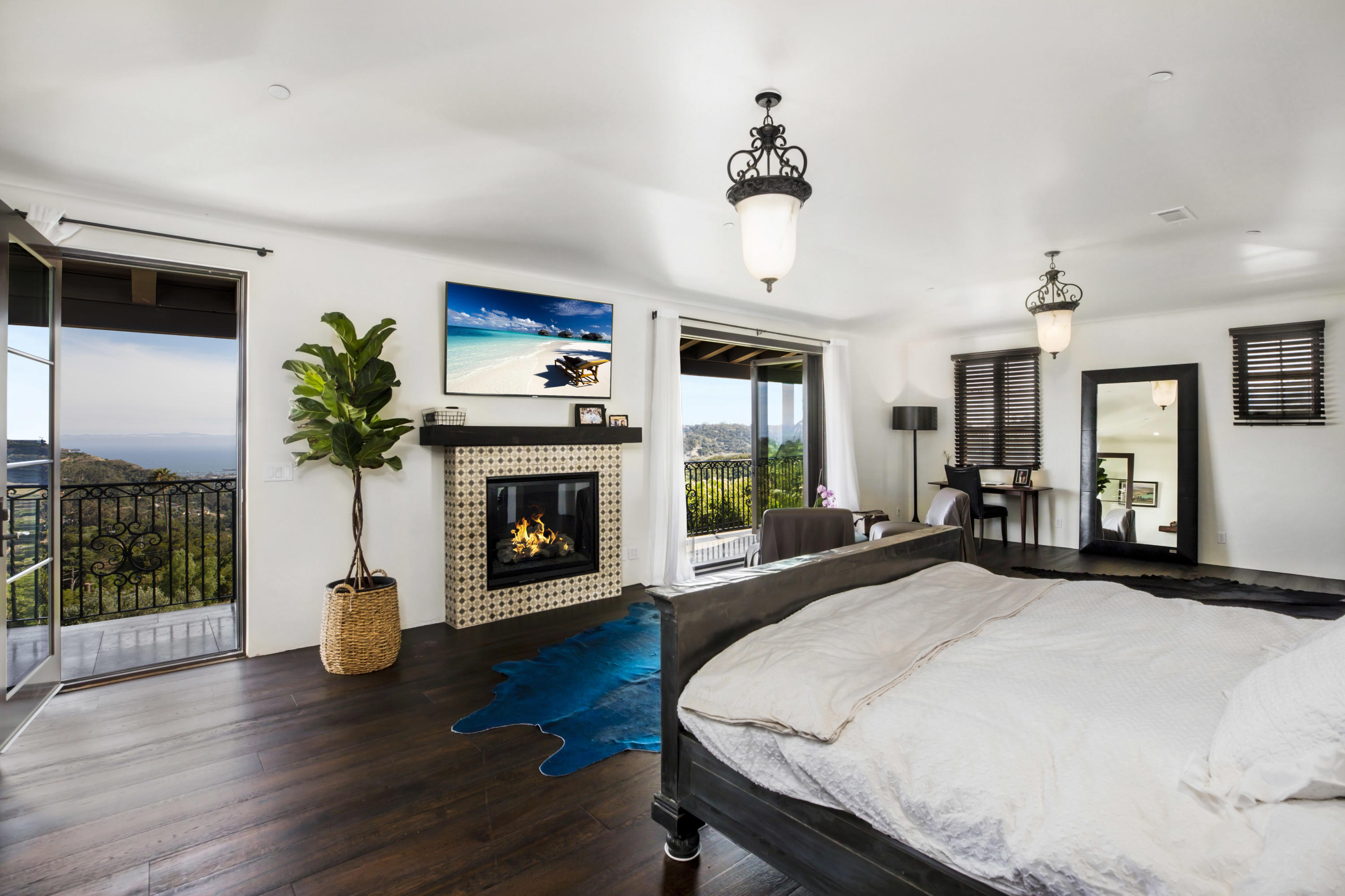 940 Coyote Road Santa Barbara, CA 93108 - Photo 15 of 38 Ocean view master suite