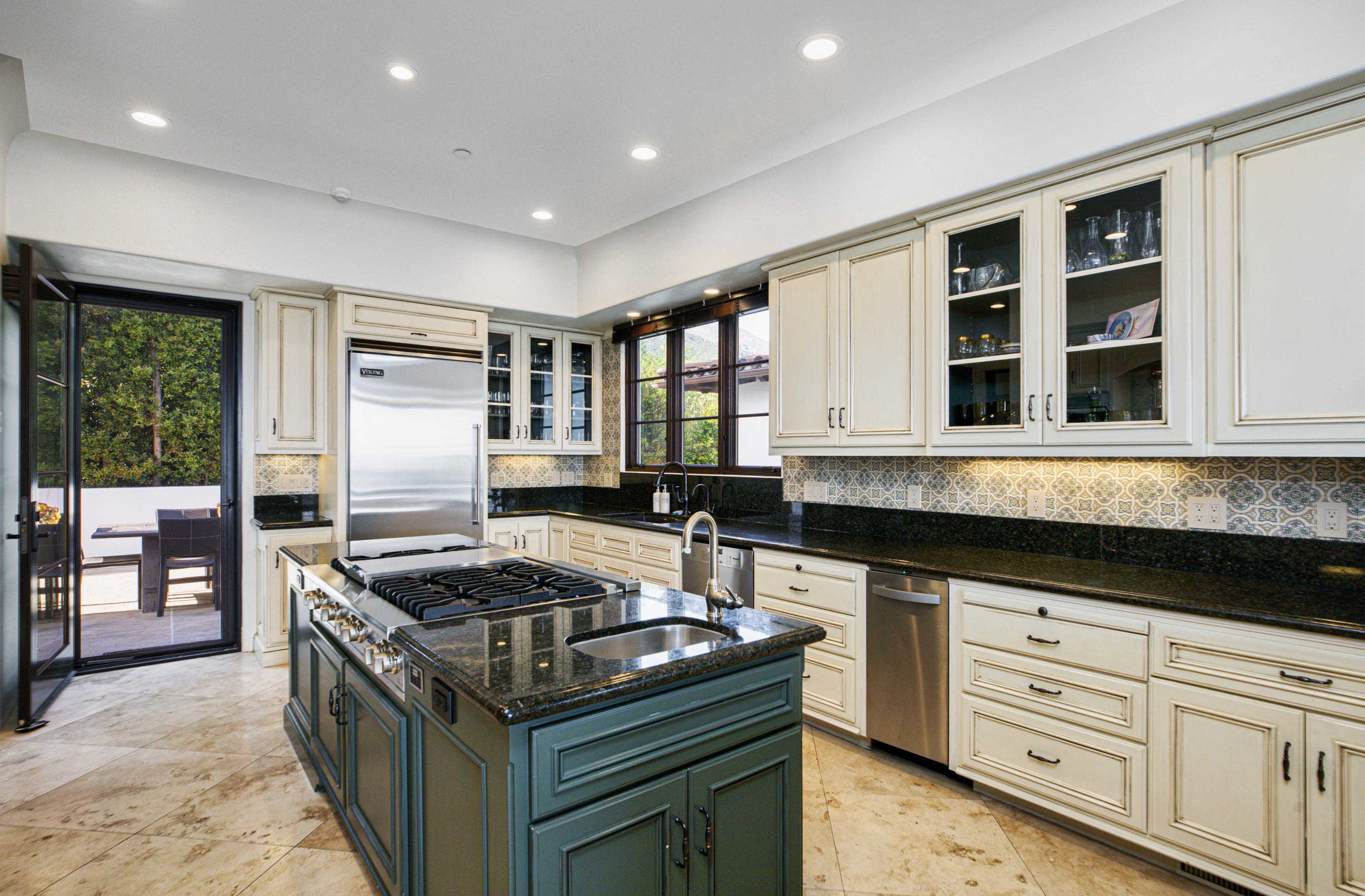 940 Coyote Road Santa Barbara, CA 93108 - Photo 9 of 38 Chef's kitchen