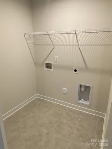 a view of a yard in front of a house