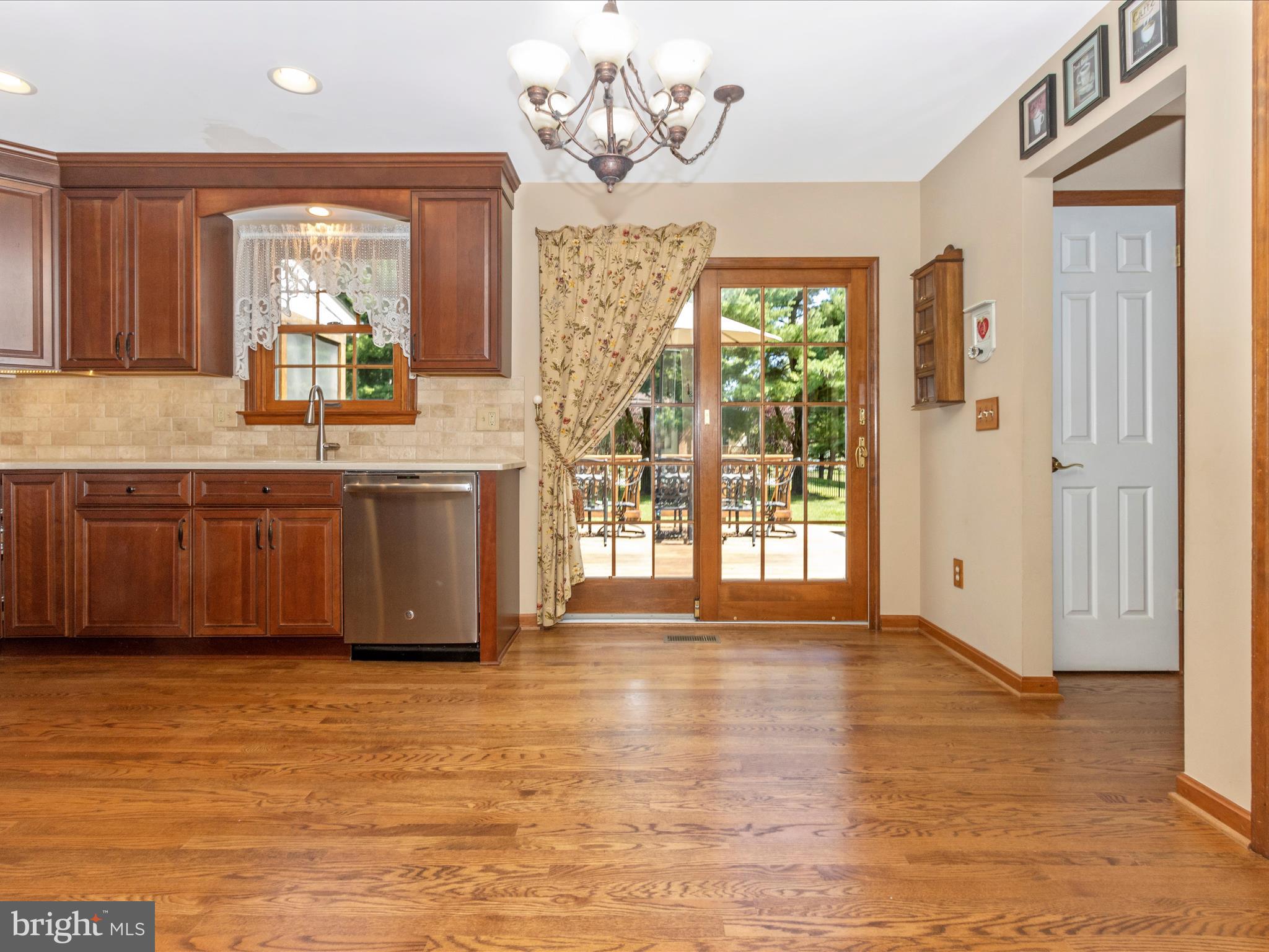 4085 Sharp Road Glenelg, MD 21737 - Photo 11 of 52 Morning Room