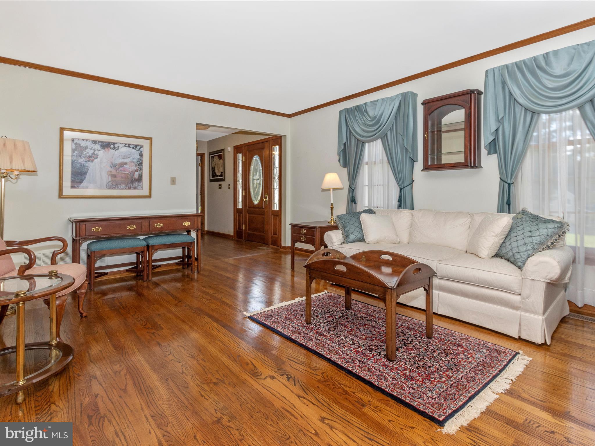 4085 Sharp Road Glenelg, MD 21737 - Photo 8 of 52 Living Room