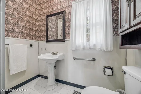 $375,000 | 140 North Maury Street, Unit M, Holly Springs, MS 38635