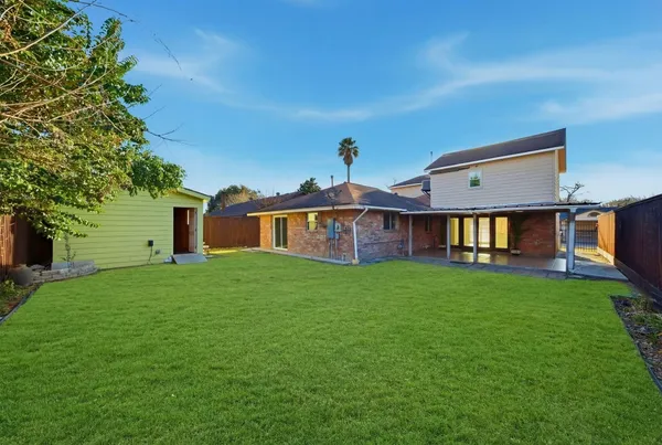 $2,300 | 10518 Pleasanton Drive, Houston, TX 77038