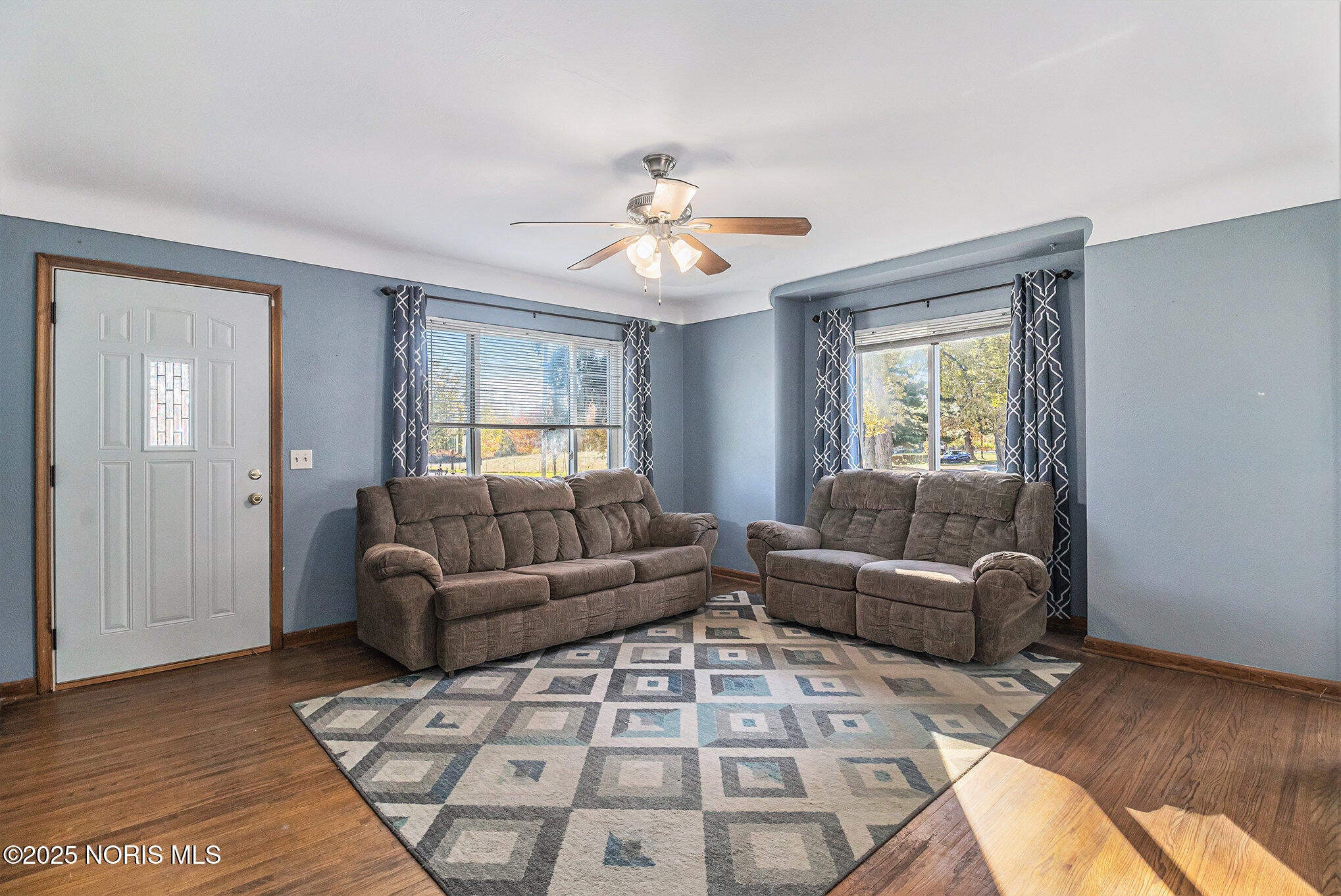 539 Independence Road Toledo, OH 43607 - Photo 2 of 17 003_539_independence_rd_13_365