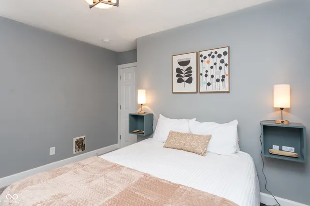 $304,900 | 1524 South East Street, Indianapolis, IN 46225