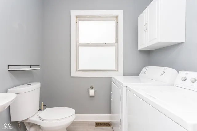 $304,900 | 1524 South East Street, Indianapolis, IN 46225