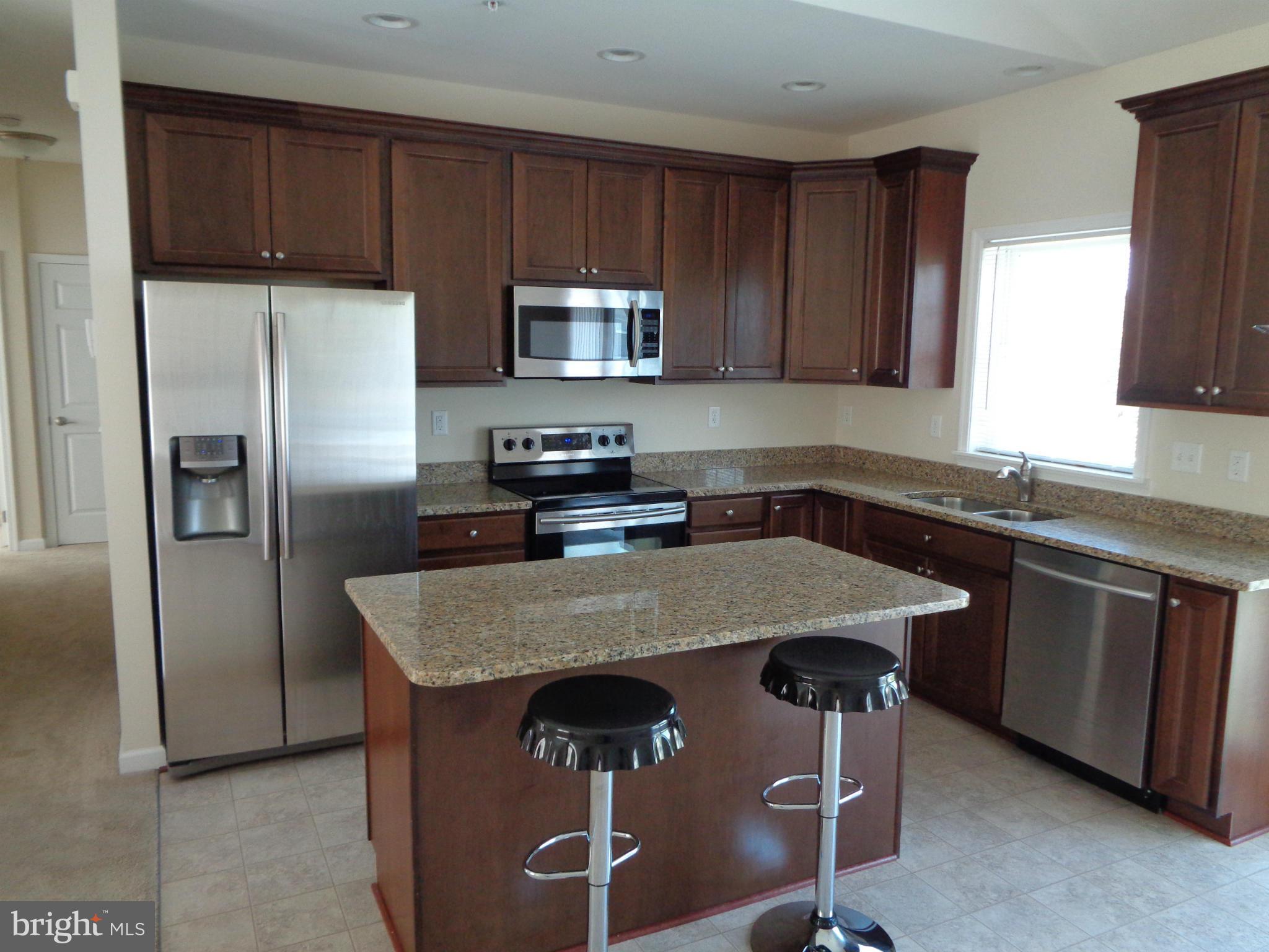 3105 Lynch Road Baltimore, MD 21219 - Photo 3 of 21 Kitchen