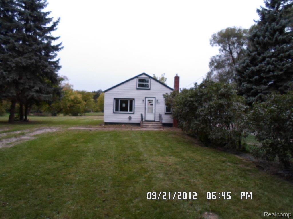 2836 Grant Road Rochester, MI 48309 - Photo 1 of 9 023.JPG