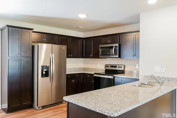 $1,885 | 104 Hampshire Place, Kenly, NC 27542