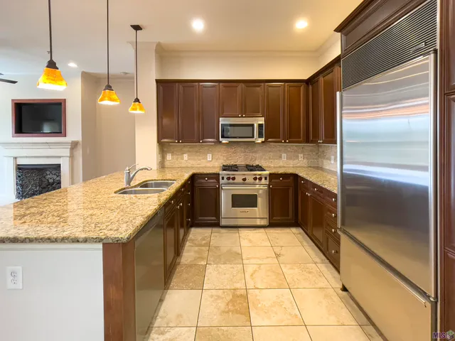 $619,900 | 998 Stanford Avenue, Unit 206, Baton Rouge, LA 70808