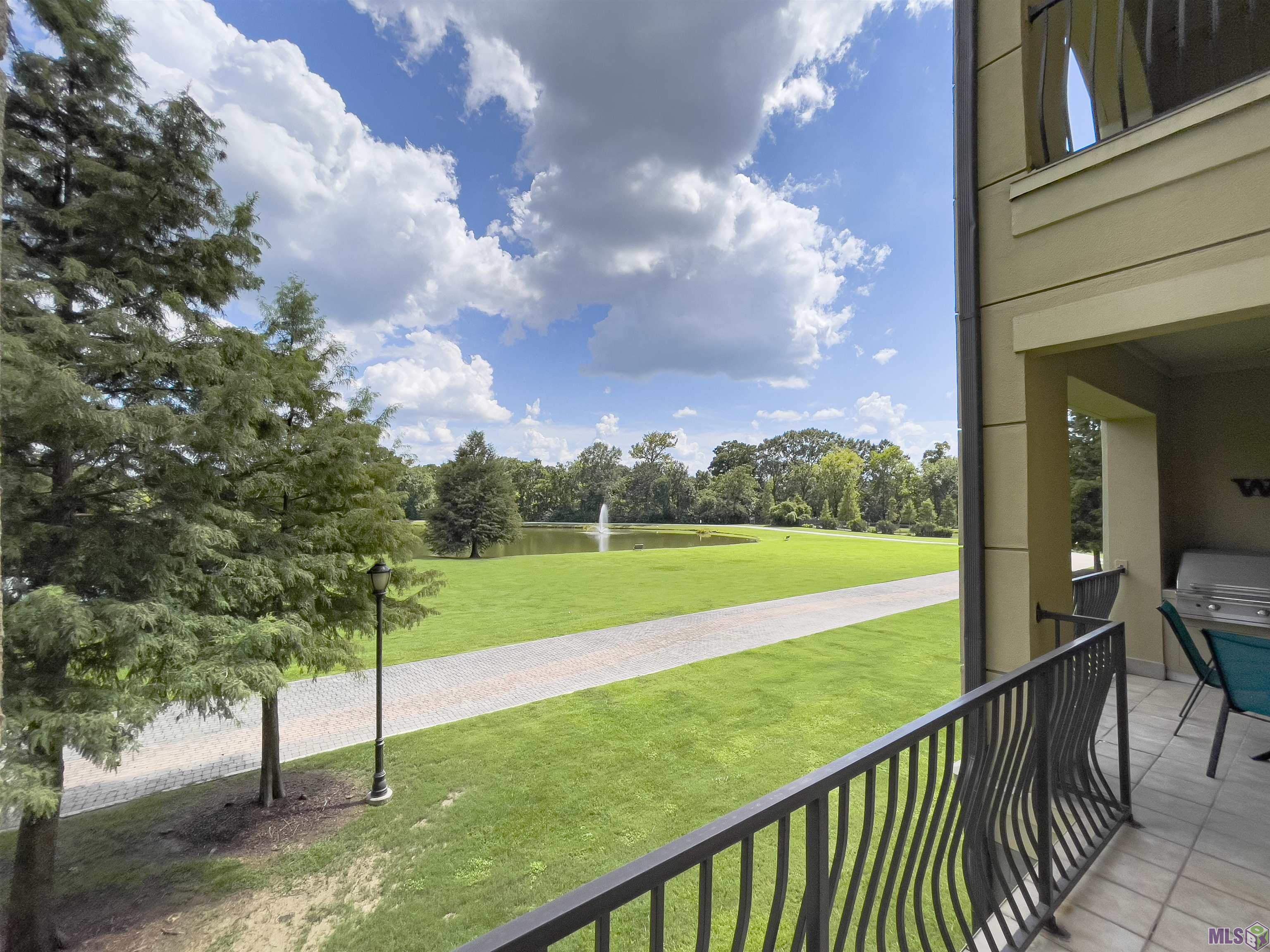 998 Stanford Avenue, Unit 206 Baton Rouge, LA 70808 - Photo 25 of 30 View from primary bedroom terrace