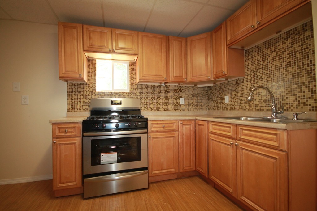 8 Harvard Street Springfield, MA 01109 - Photo 4 of 16 Gallery Image 4