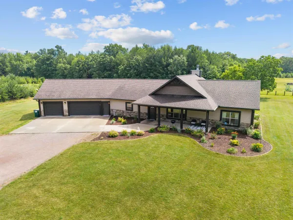 $575,000 | 3320 48th Street North, Wisconsin Rapids, WI 54494