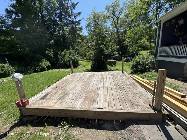 a view of barbeque grill with yard