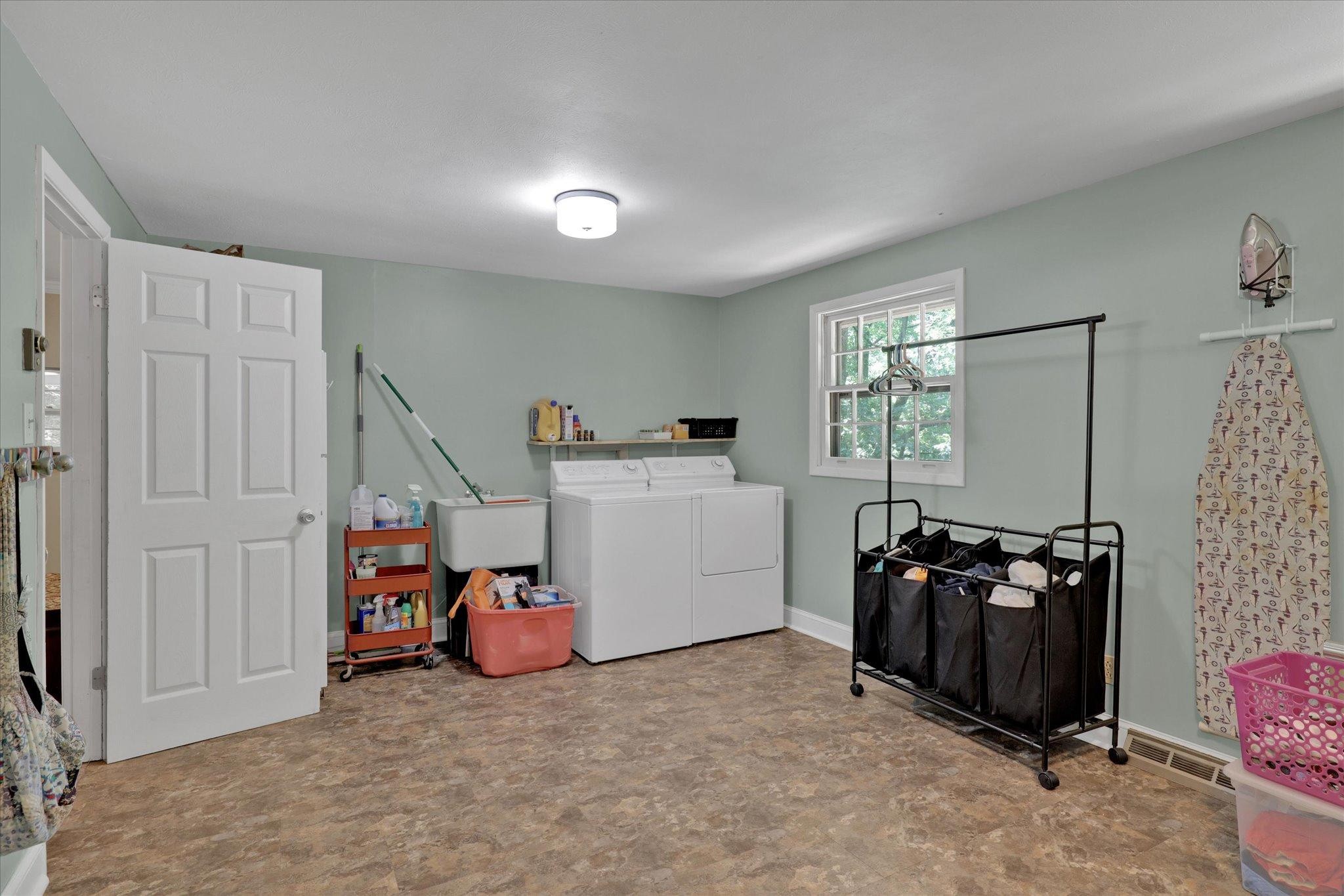 104 Wood Ridge Lane Oak Ridge, TN 37830 - Photo 11 of 26 Gallery Image 11