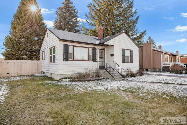 $304,900 | 232 East 16th Street, Idaho Falls, ID 83404