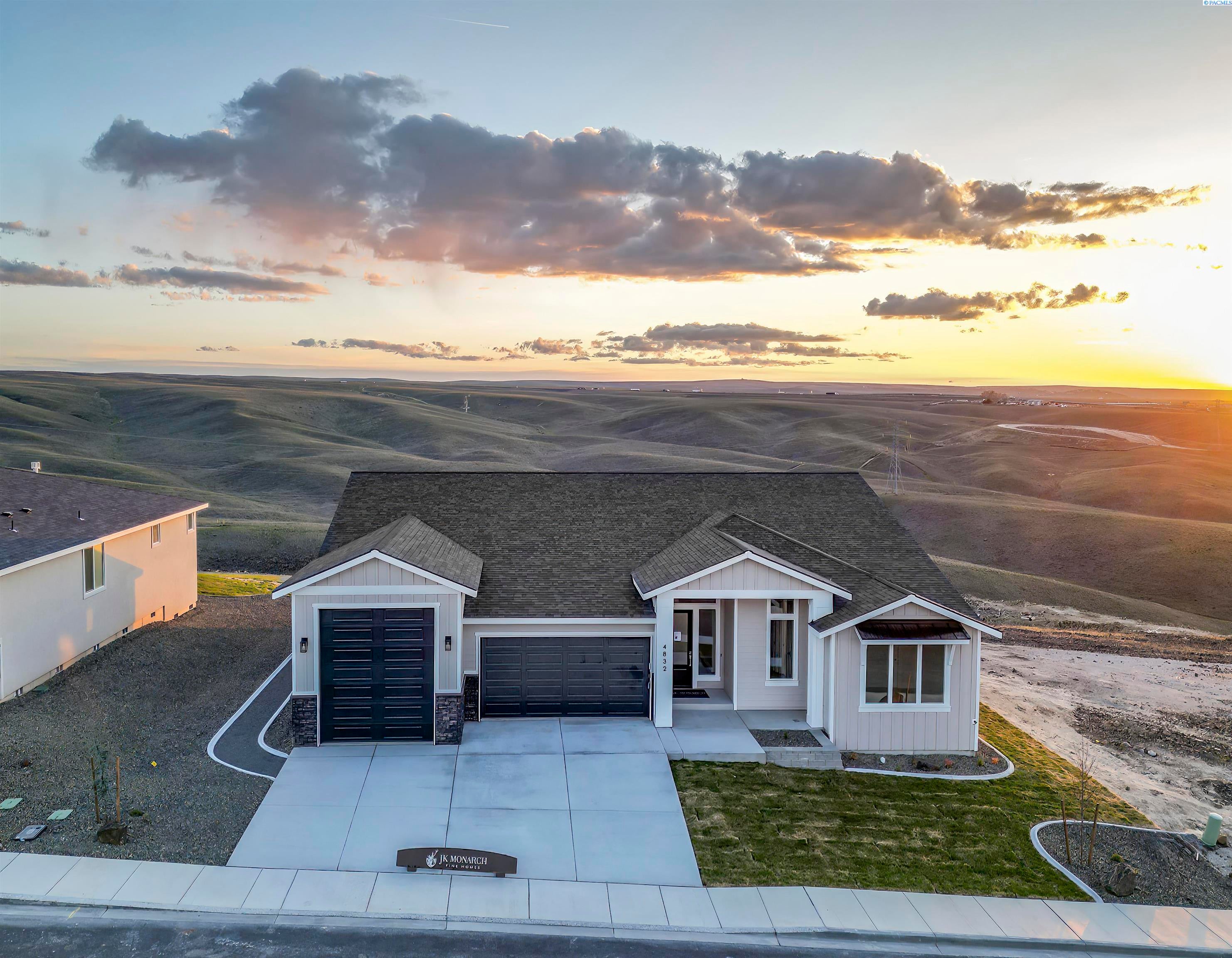 4832 South Reed Street Kennewick, WA 99337 - Photo 1 of 40 Gallery Image 1