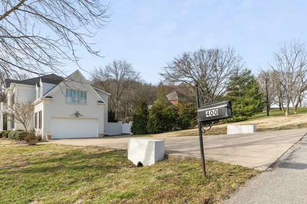 $10,000 | 400 Hunt Club Road, Nashville, TN 37221