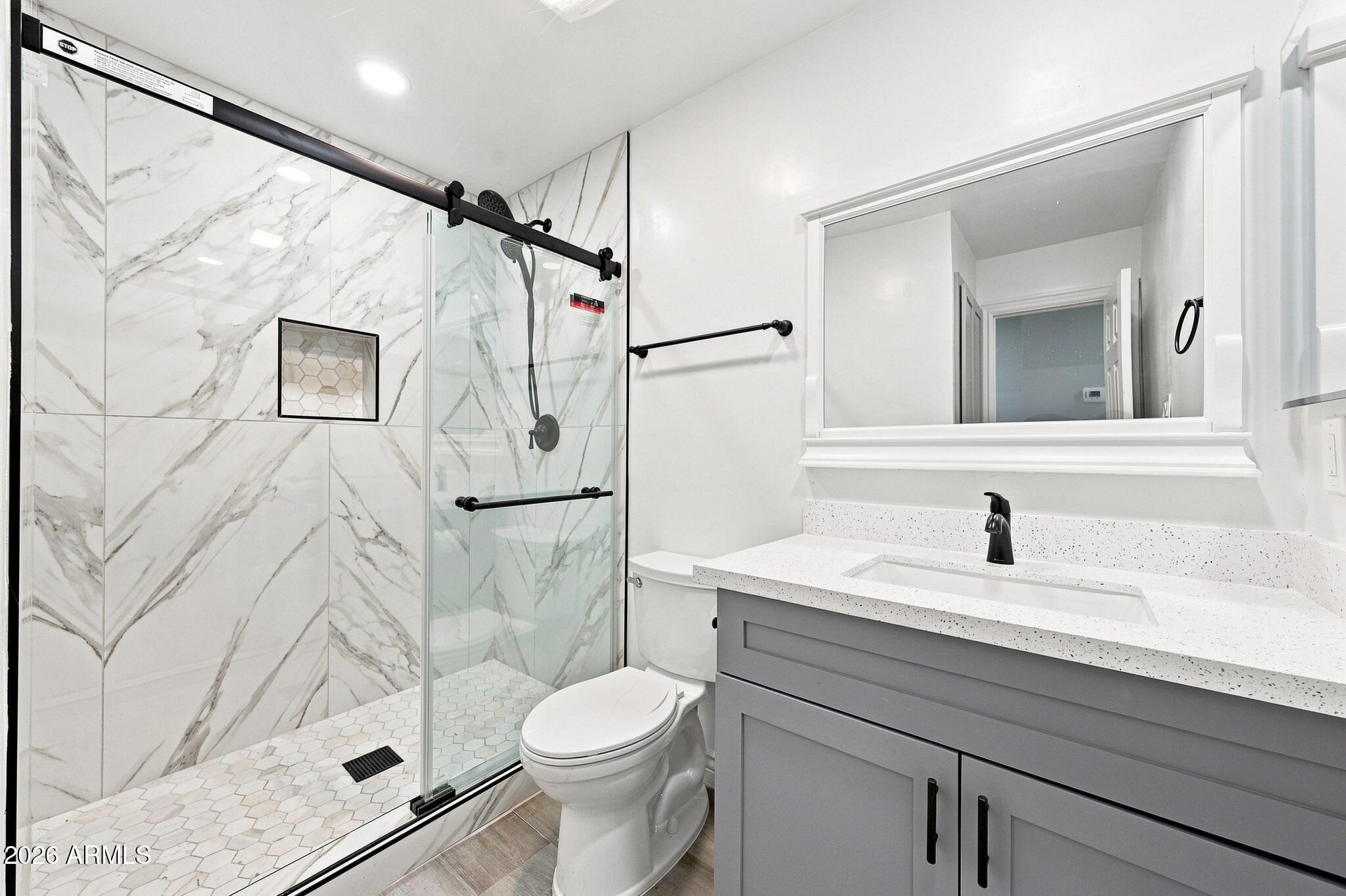 3720 West Bethany Home Road Phoenix, AZ 85019 - Photo 11 of 17 Hall bathroom