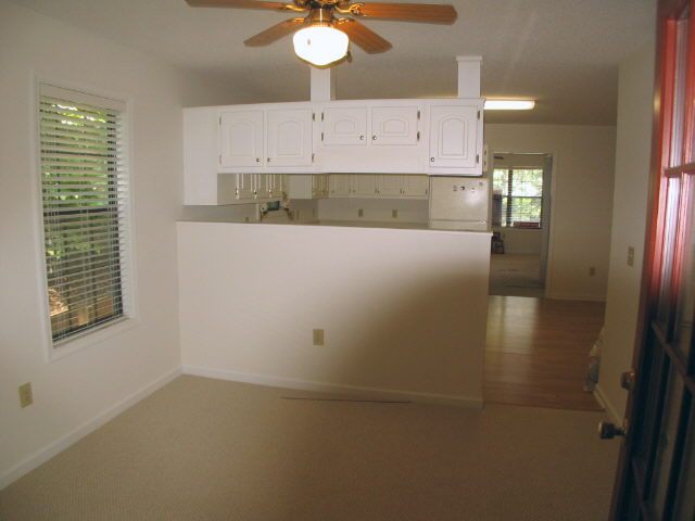 2164 Shea Lane, Unit 27 PHASE IX Seneca, SC 29672 - Photo 4 of 9 Gallery Image 4