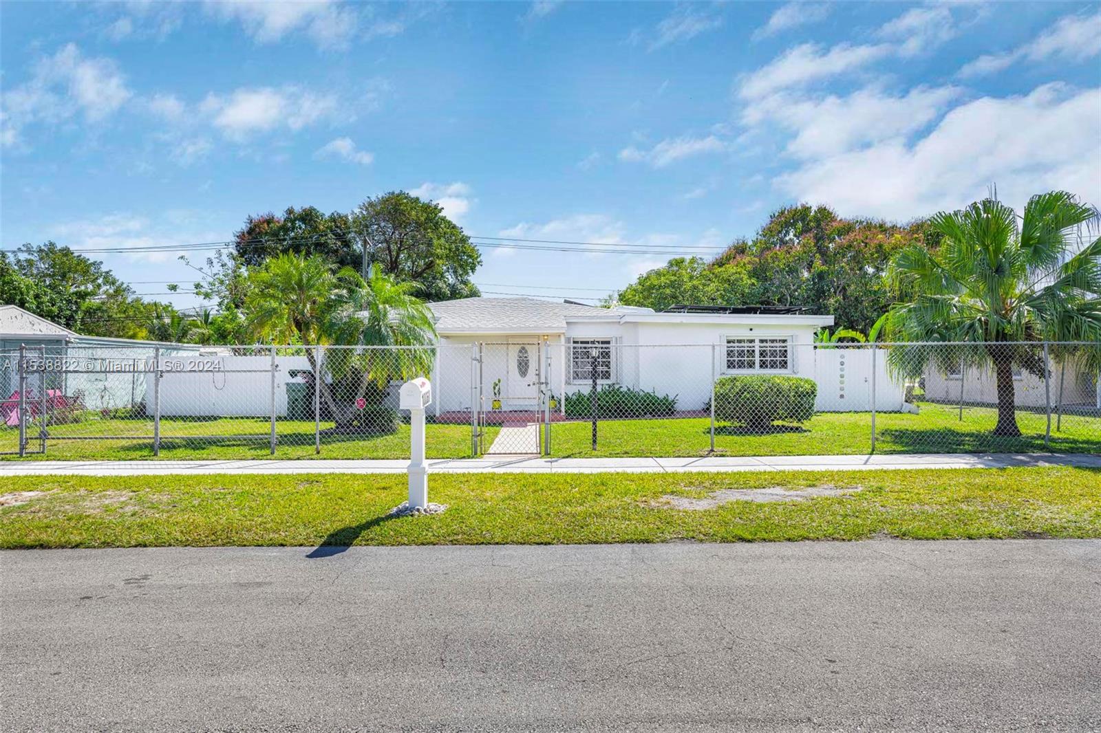 10060 Southwest 171st Street Miami, FL 33157 - Photo 2 of 25 Gallery Image 2