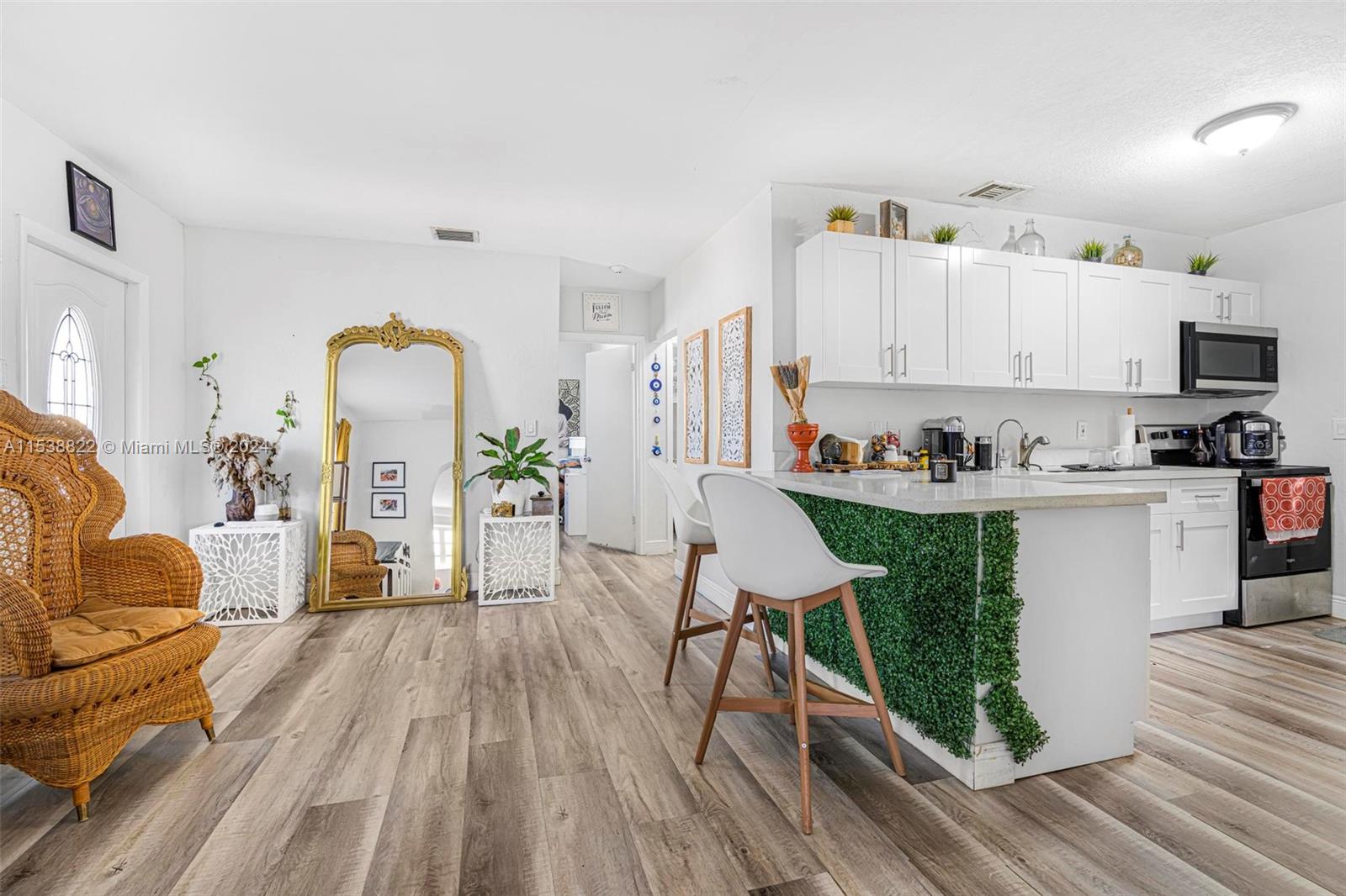 10060 Southwest 171st Street Miami, FL 33157 - Photo 8 of 25 Gallery Image 8