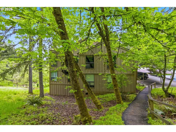 $310,000 | 417 Stonewood Drive, Eugene, OR 97405