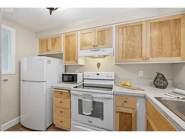 $310,000 | 417 Stonewood Drive, Eugene, OR 97405