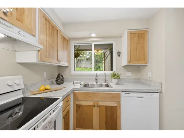 $310,000 | 417 Stonewood Drive, Eugene, OR 97405
