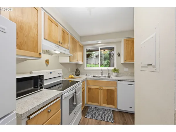 $310,000 | 417 Stonewood Drive, Eugene, OR 97405
