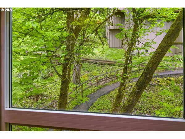 $310,000 | 417 Stonewood Drive, Eugene, OR 97405