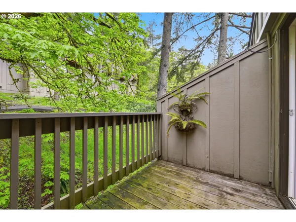 $310,000 | 417 Stonewood Drive, Eugene, OR 97405