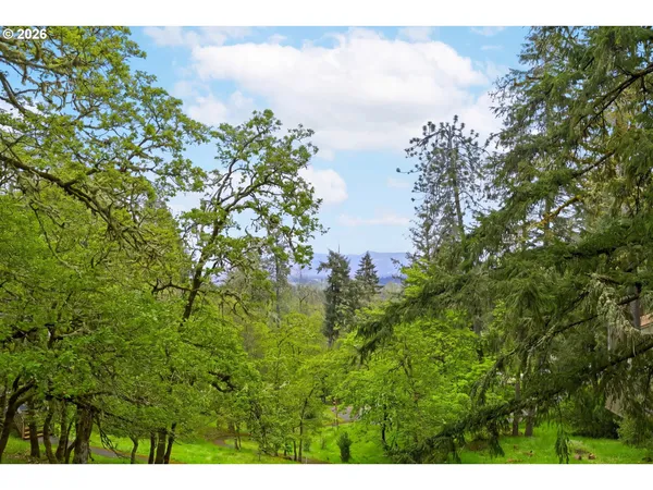 $310,000 | 417 Stonewood Drive, Eugene, OR 97405
