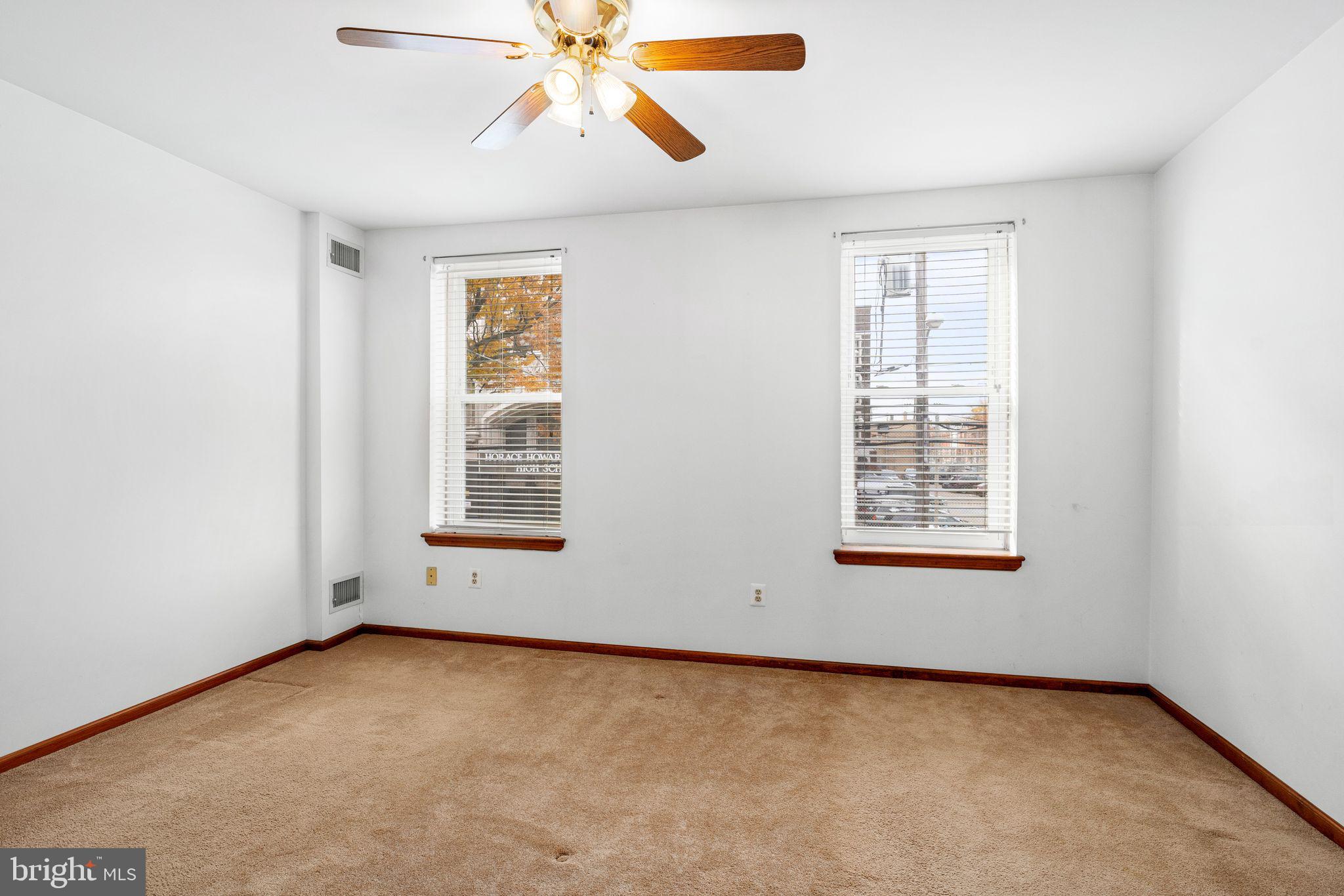 1911 South 3rd Street Philadelphia, PA 19148 - Photo 18 of 35 Primary bedroom w/bath ensuite