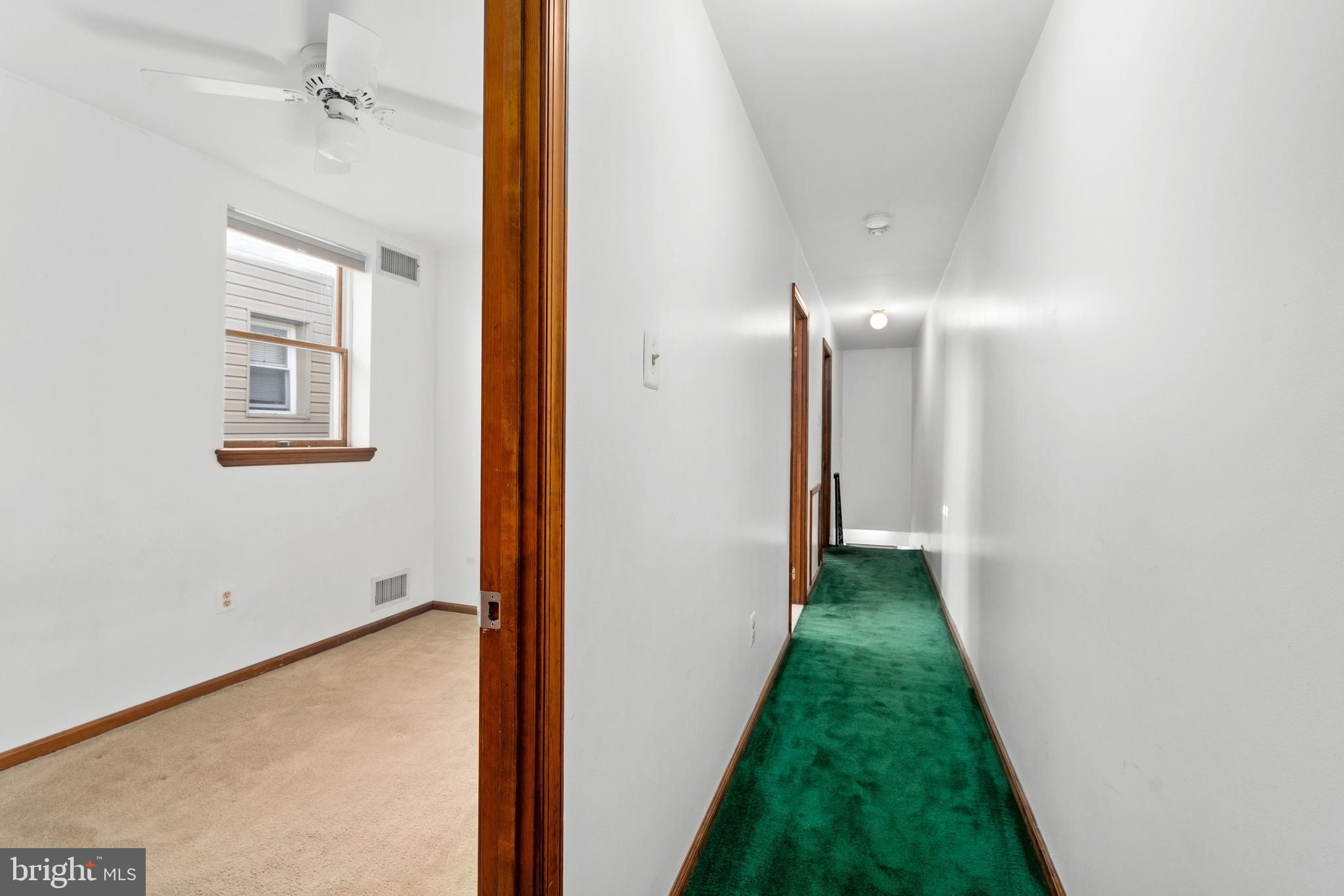 1911 South 3rd Street Philadelphia, PA 19148 - Photo 26 of 35 2nd floor hallway