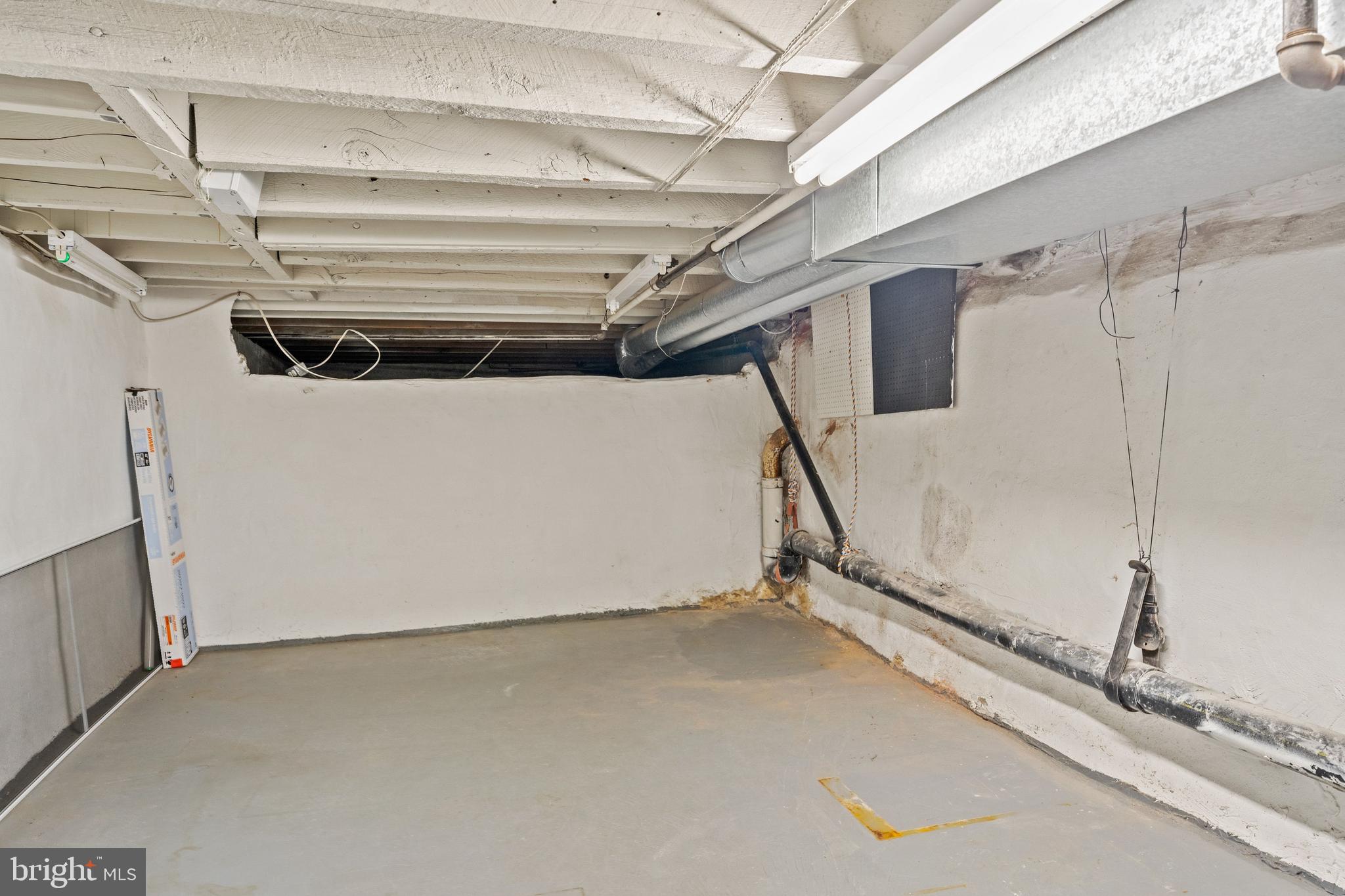 1911 South 3rd Street Philadelphia, PA 19148 - Photo 30 of 35 Basement/laundry