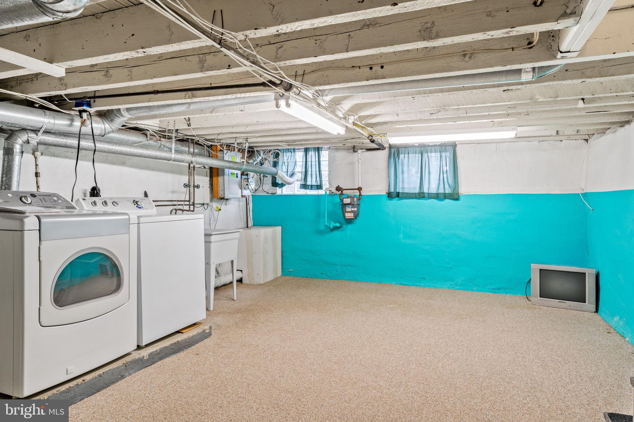 1911 South 3rd Street Philadelphia, PA 19148 - Photo 31 of 35 Basement/laundry