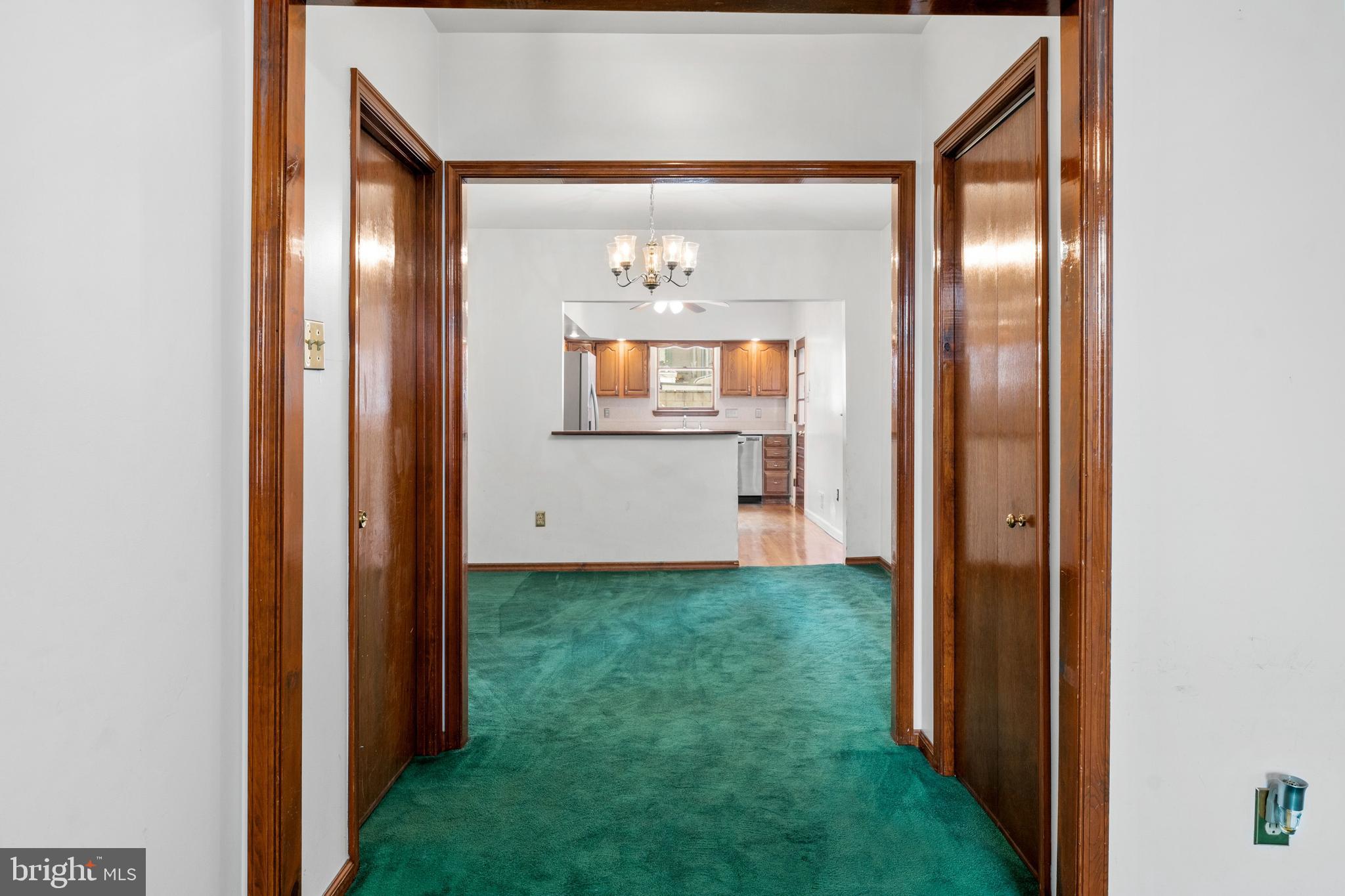 1911 South 3rd Street Philadelphia, PA 19148 - Photo 9 of 35 Dining room