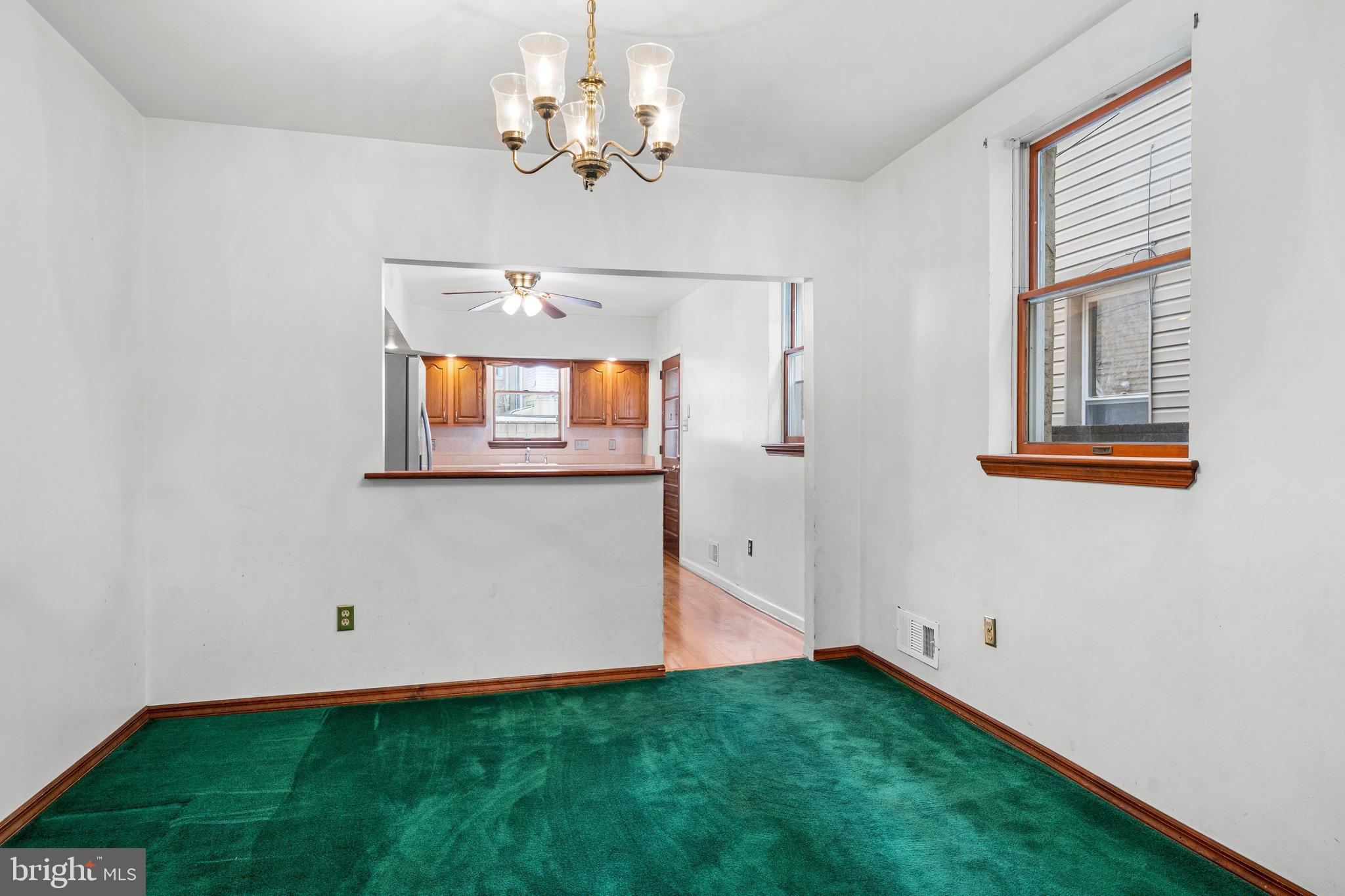 1911 South 3rd Street Philadelphia, PA 19148 - Photo 10 of 35 Dining room