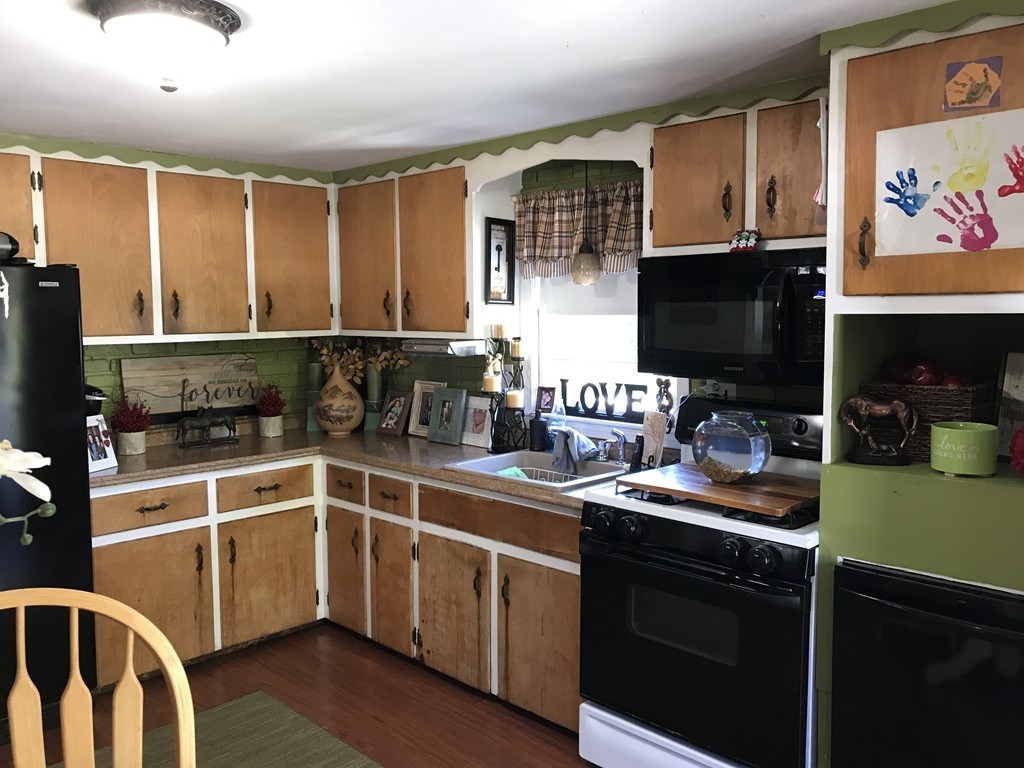 1095 Brayton Point Road Somerset, MA 02725 - Photo 4 of 17 Gallery Image 4