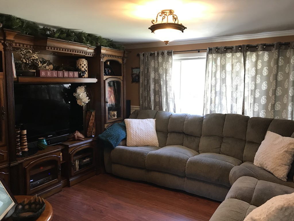 1095 Brayton Point Road Somerset, MA 02725 - Photo 6 of 17 Gallery Image 6