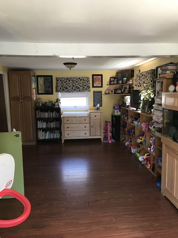 1095 Brayton Point Road Somerset, MA 02725 - Photo 9 of 17 Gallery Image 9