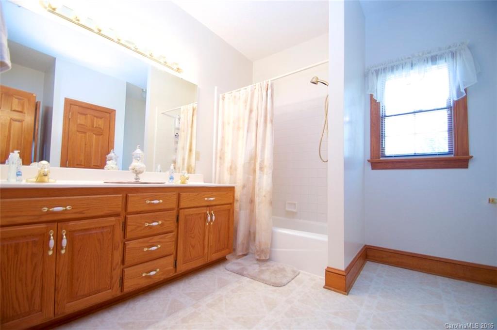 8135 Stevens Mill Road Matthews, NC 28104 - Photo 12 of 18 Gallery Image 12