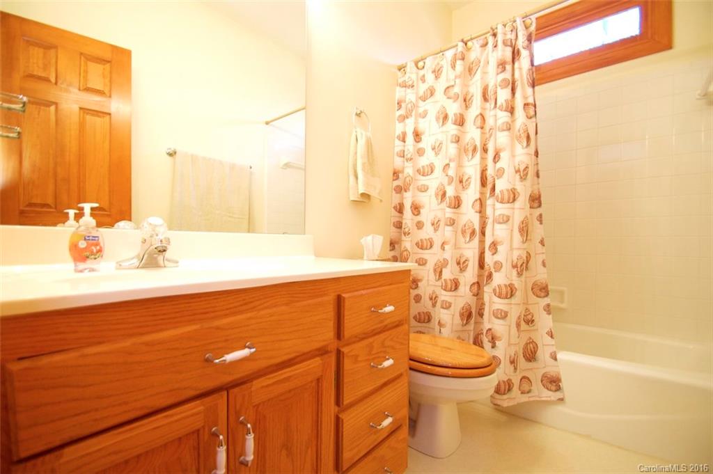8135 Stevens Mill Road Matthews, NC 28104 - Photo 13 of 18 Gallery Image 13