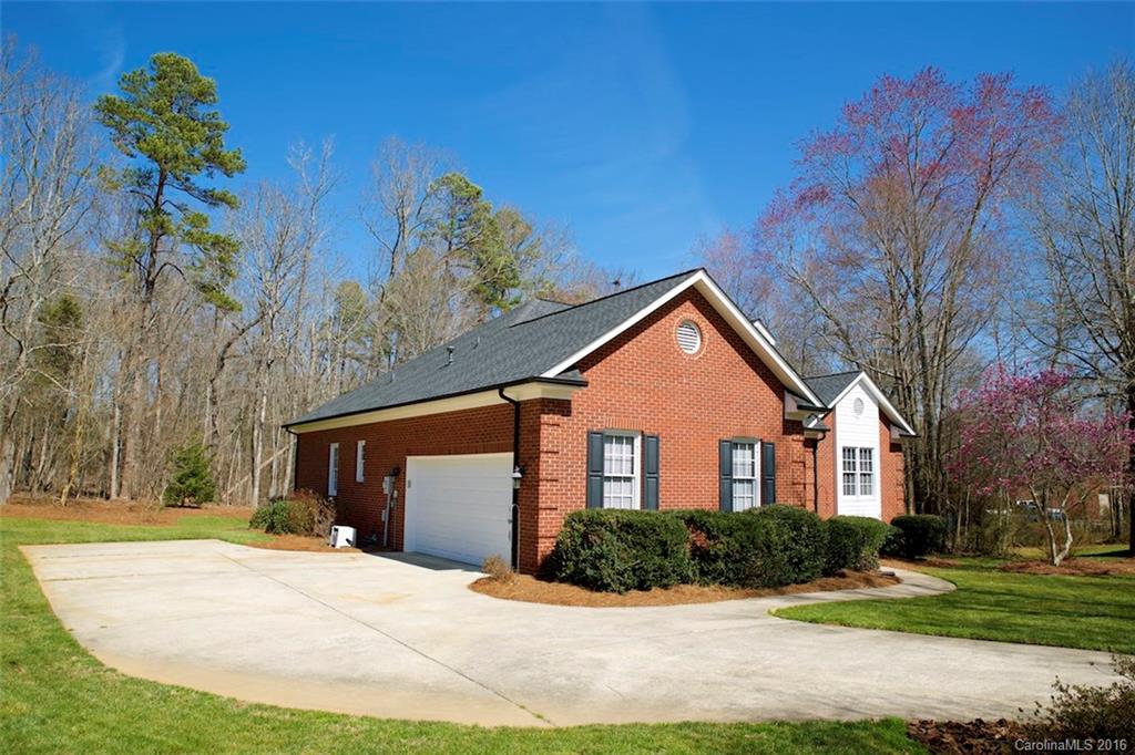 8135 Stevens Mill Road Matthews, NC 28104 - Photo 3 of 18 Gallery Image 3