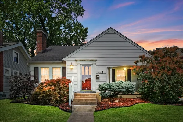 $295,000 | 2105 Shroyer Road, Oakwood, OH 45419