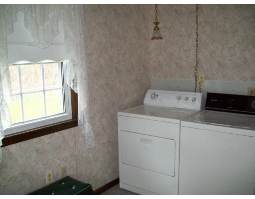 180 Country Road Agawam, MA 01001 - Photo 12 of 28 Gallery Image 12
