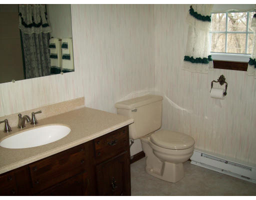 180 Country Road Agawam, MA 01001 - Photo 17 of 28 Gallery Image 17